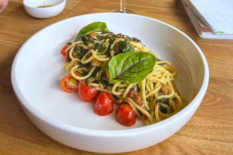 Spaghetti – symbol włoskiej kuchni i kulinarna podróż w czasie